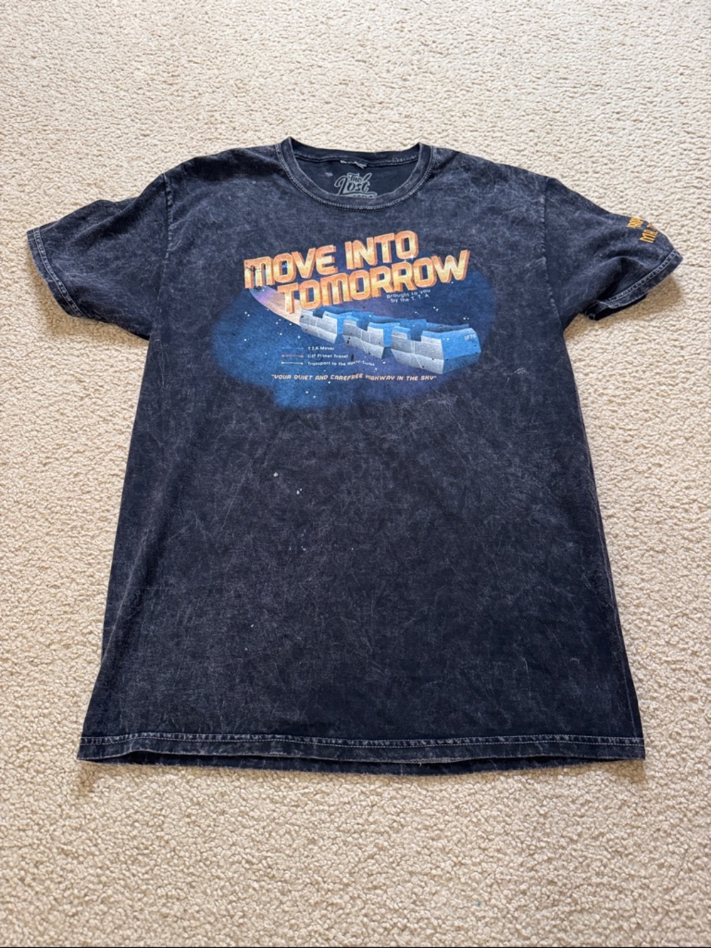 *Move Into Tomorrow Graphic Tee - Black